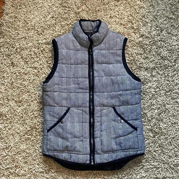 Merona Herringbone Black and White Zip Up Winter Puffer Vest Size Medium - Picture 2 of 7